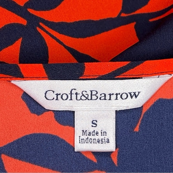 Small Croft And Barrow Red Navy Blue Floral Print Blouse 3/4 Sleeve Lightweight - Picture 11 of 13